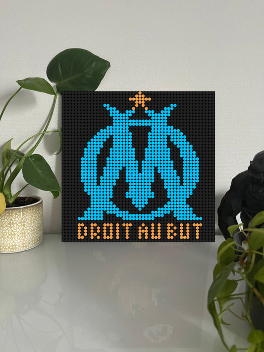Olympique de Marseille (OM) fond noir - Foot  – 2 304 pièces  - 38,4 × 38,4 cm -  Art Mural - compatible LEGO®
